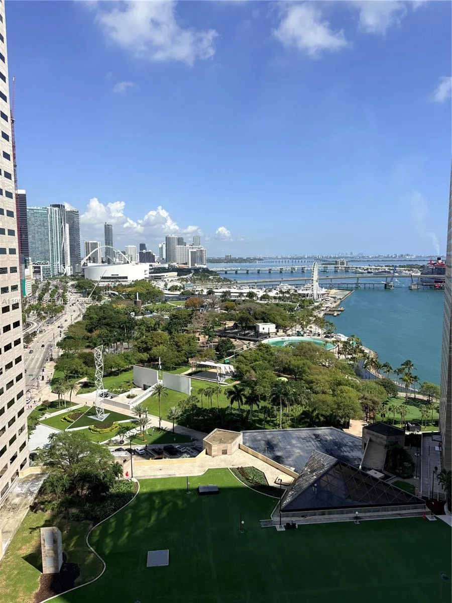 325 S Biscayne Blvd 2320, Miami, Florida 33131, Miami, Florida 33131, 1 Bedroom Bedrooms, ,1 BathroomBathrooms,Residential Lease,For Rent,325 S Biscayne Blvd 2320, Miami, Florida 33131,A11996136