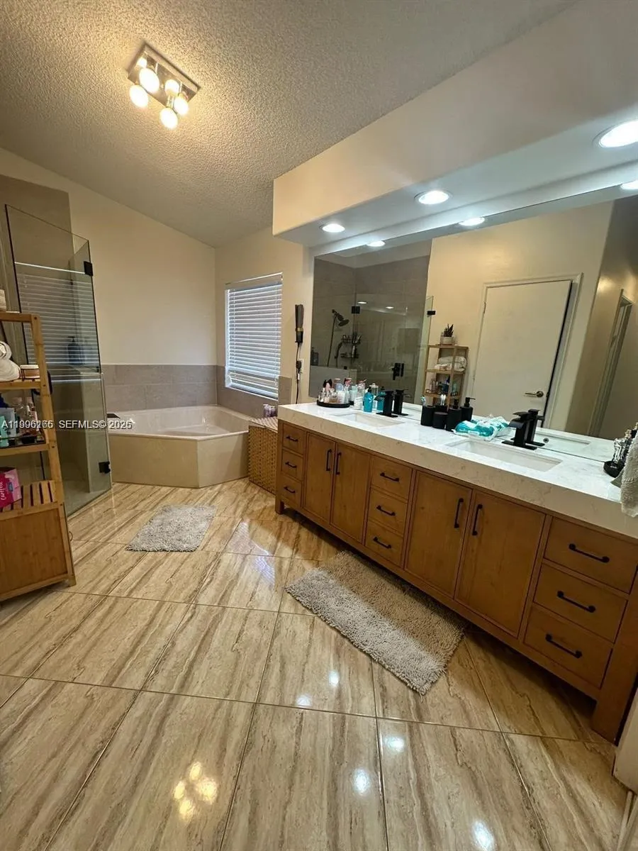 4938 Sw 33rd Way, Hollywood, Florida 33312, Hollywood, Florida 33312, 3 Bedrooms Bedrooms, ,2 BathroomsBathrooms,Residential Lease,For Rent,4938 Sw 33rd Way, Hollywood, Florida 33312,A11996166