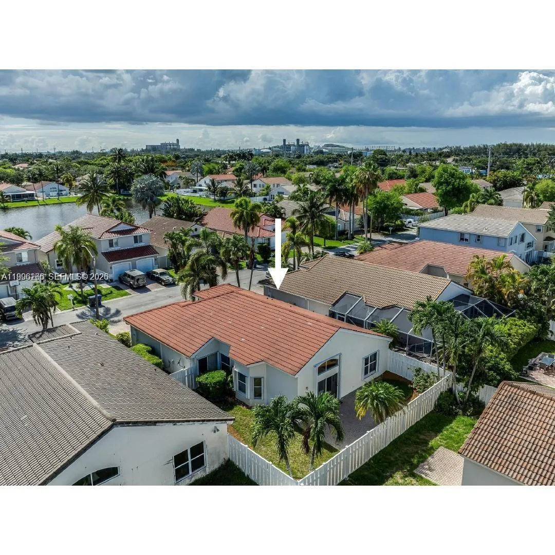 4938 Sw 33rd Way, Hollywood, Florida 33312, Hollywood, Florida 33312, 3 Bedrooms Bedrooms, ,2 BathroomsBathrooms,Residential Lease,For Rent,4938 Sw 33rd Way, Hollywood, Florida 33312,A11996166