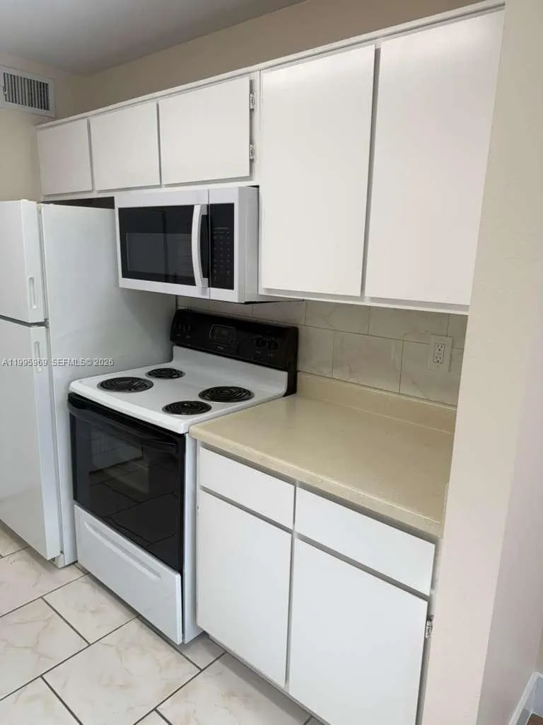 4085 Nw 87th Ave 4085, Sunrise, Florida 33351, Sunrise, Florida 33351, 1 Bedroom Bedrooms, ,1 BathroomBathrooms,Residential Lease,For Rent,4085 Nw 87th Ave 4085, Sunrise, Florida 33351,A11995969