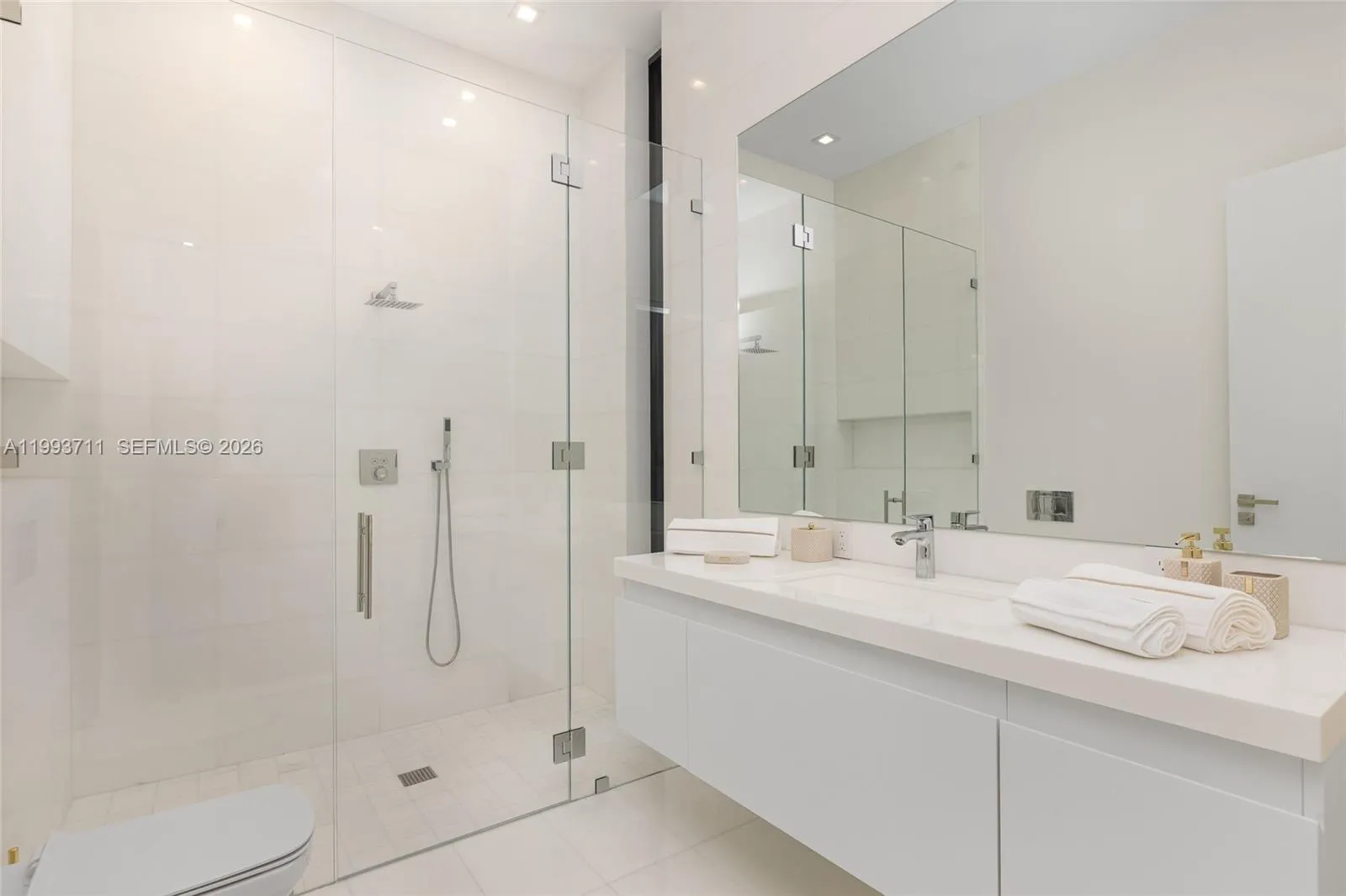 2560 Del Lago Dr, Fort Lauderdale, Florida 33316, Fort Lauderdale, Florida 33316, 6 Bedrooms Bedrooms, ,7 BathroomsBathrooms,Residential,For Sale,2560 Del Lago Dr, Fort Lauderdale, Florida 33316,A11993711