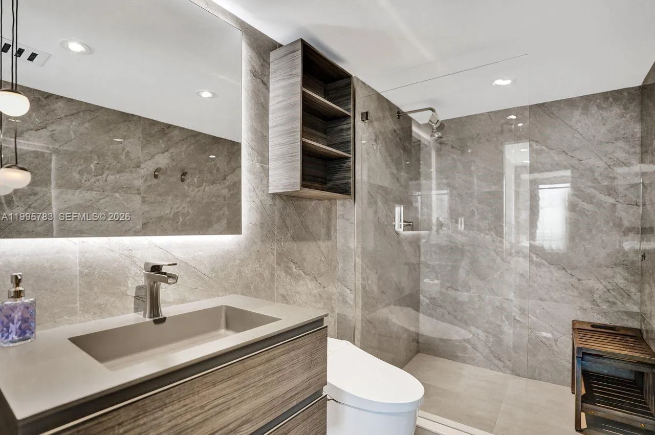 90 Alton Rd 2701, Miami Beach, Florida 33139, Miami Beach, Florida 33139, 2 Bedrooms Bedrooms, ,2 BathroomsBathrooms,Residential Lease,For Rent,90 Alton Rd 2701, Miami Beach, Florida 33139,A11995783