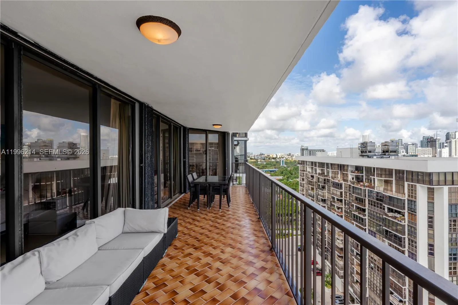 1925 Brickell Ave D2006, Miami, Florida 33129, Miami, Florida 33129, 2 Bedrooms Bedrooms, ,2 BathroomsBathrooms,Residential Lease,For Rent,1925 Brickell Ave D2006, Miami, Florida 33129,A11996214