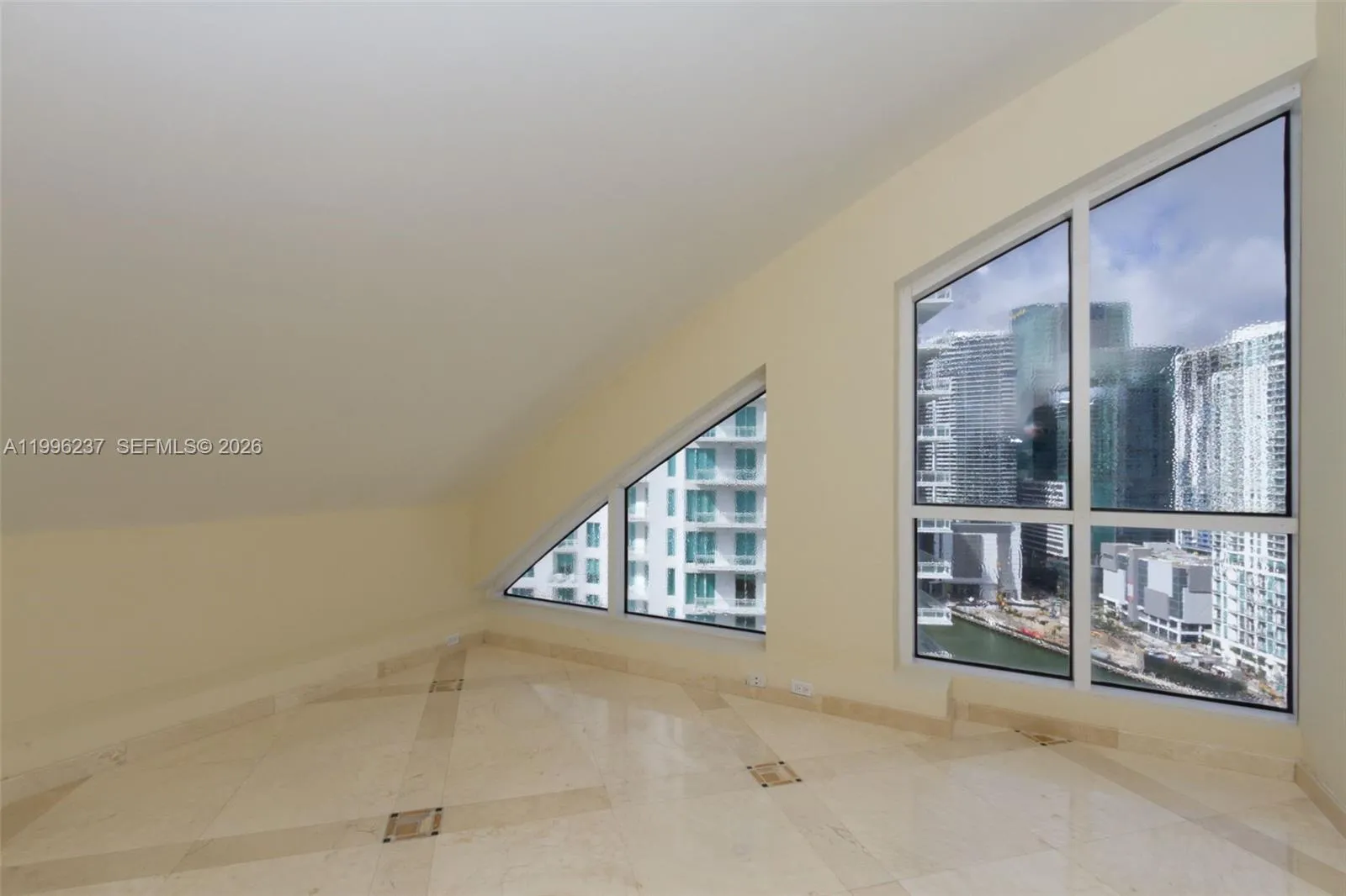 888 Brickell Key Dr Ph2802, Miami, Florida 33131, Miami, Florida 33131, 3 Bedrooms Bedrooms, ,4 BathroomsBathrooms,Residential,For Sale,888 Brickell Key Dr Ph2802, Miami, Florida 33131,A11996237