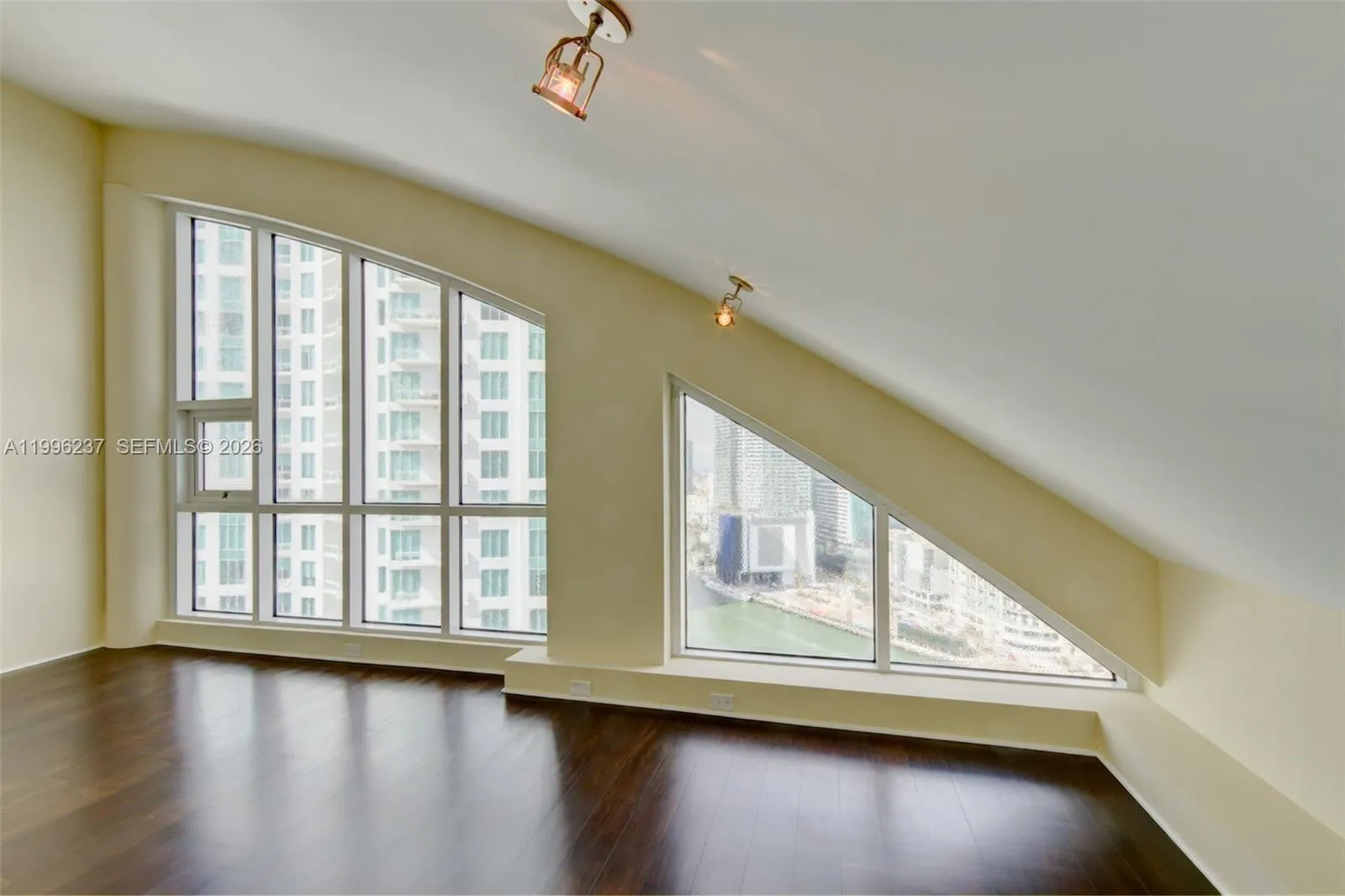 888 Brickell Key Dr Ph2802, Miami, Florida 33131, Miami, Florida 33131, 3 Bedrooms Bedrooms, ,4 BathroomsBathrooms,Residential,For Sale,888 Brickell Key Dr Ph2802, Miami, Florida 33131,A11996237