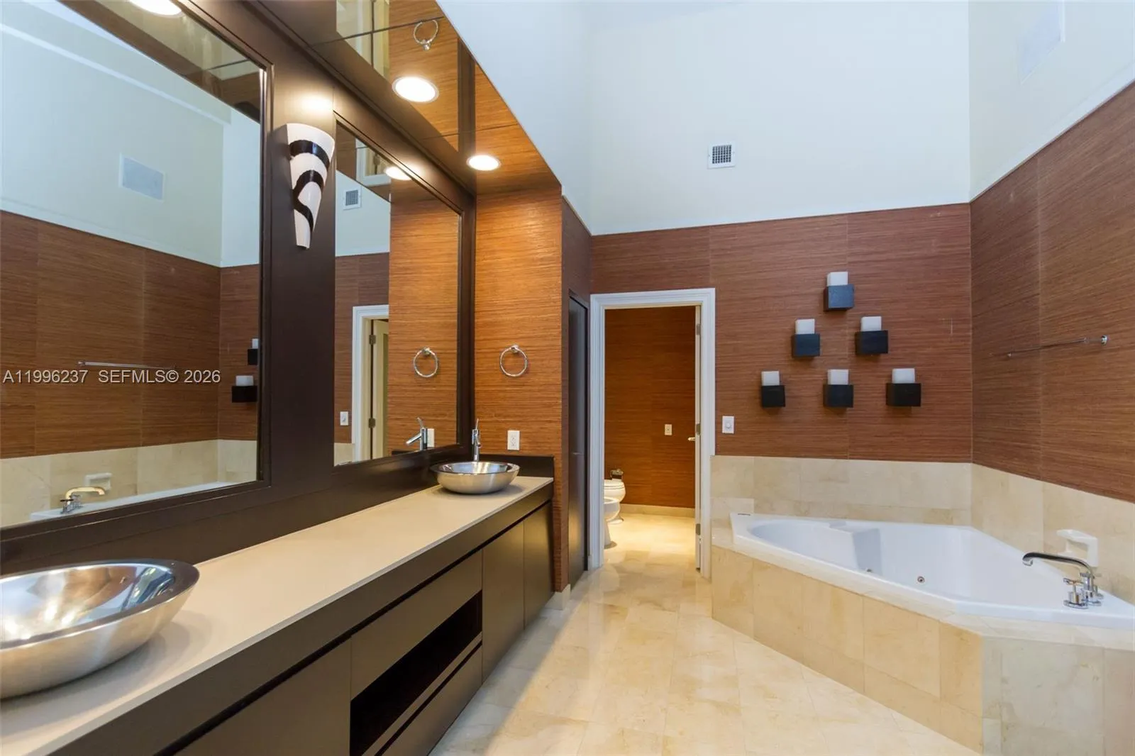 888 Brickell Key Dr Ph2802, Miami, Florida 33131, Miami, Florida 33131, 3 Bedrooms Bedrooms, ,4 BathroomsBathrooms,Residential,For Sale,888 Brickell Key Dr Ph2802, Miami, Florida 33131,A11996237