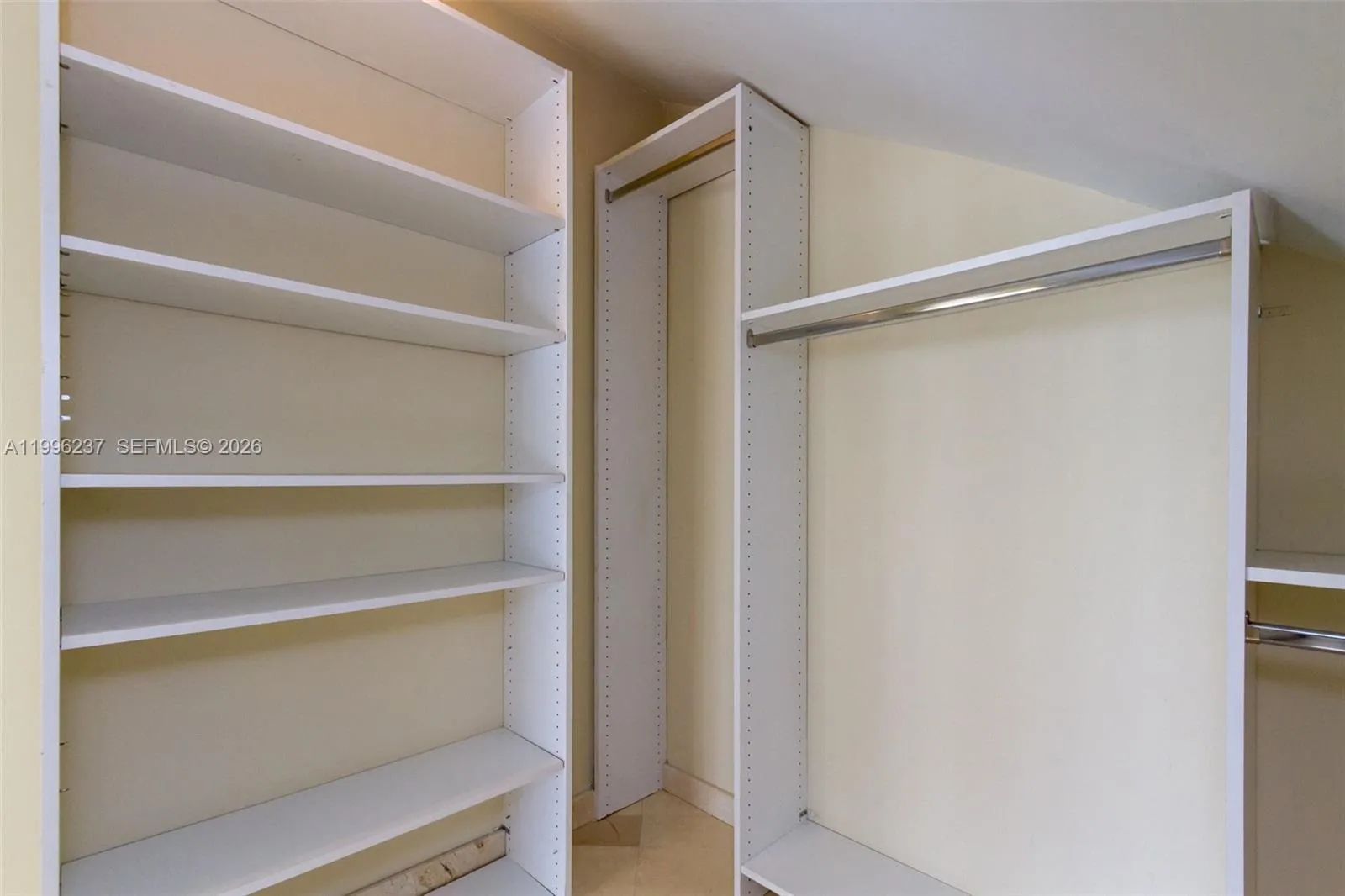 888 Brickell Key Dr Ph2802, Miami, Florida 33131, Miami, Florida 33131, 3 Bedrooms Bedrooms, ,4 BathroomsBathrooms,Residential,For Sale,888 Brickell Key Dr Ph2802, Miami, Florida 33131,A11996237