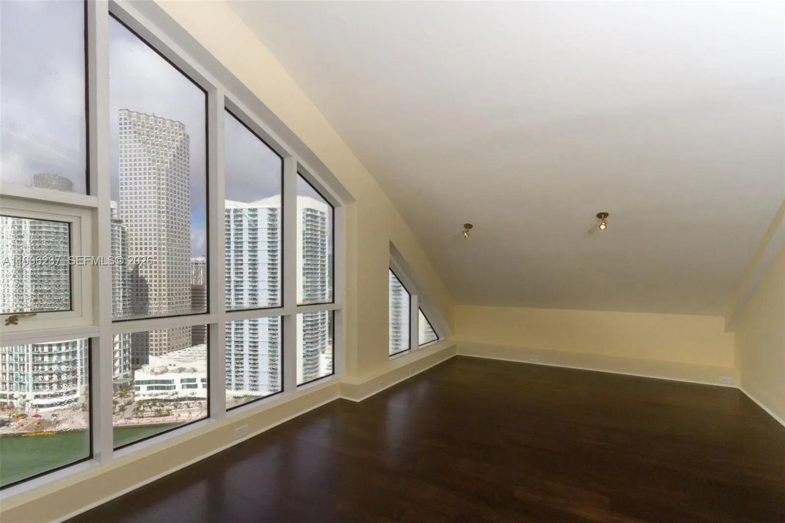 888 Brickell Key Dr Ph2802, Miami, Florida 33131, Miami, Florida 33131, 3 Bedrooms Bedrooms, ,4 BathroomsBathrooms,Residential,For Sale,888 Brickell Key Dr Ph2802, Miami, Florida 33131,A11996237