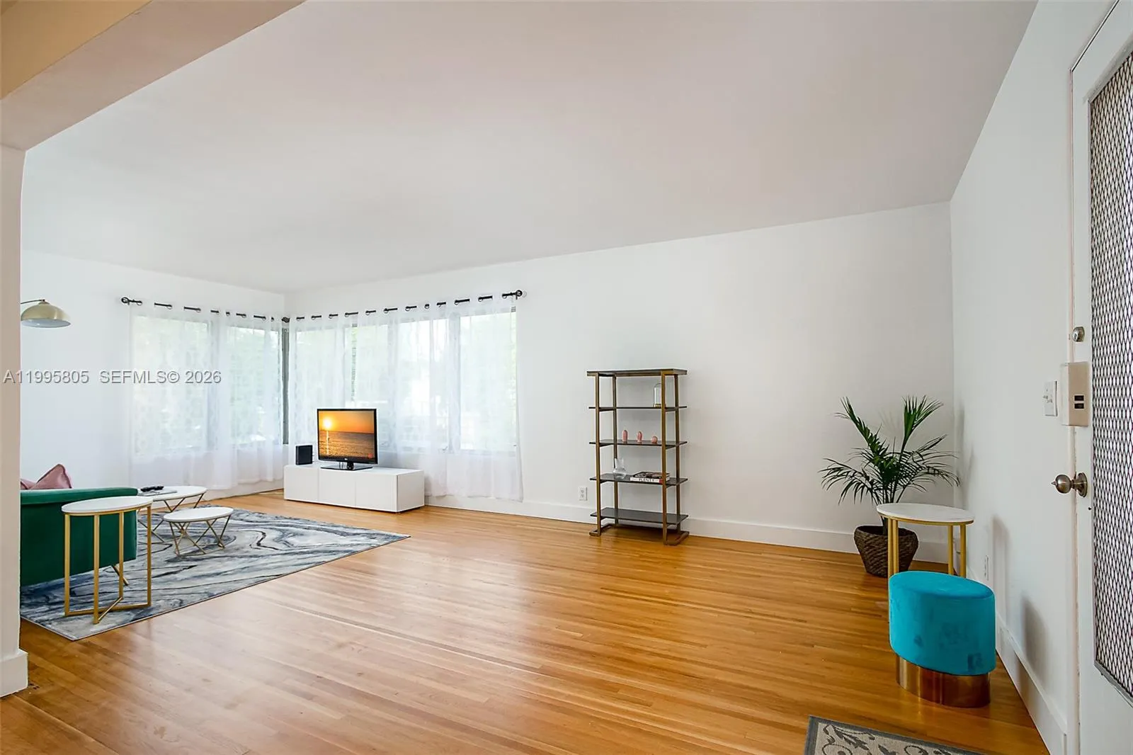 10081 W Bay Harbor Dr 4, Bay Harbor Islands, Flori, Bay Harbor Islands, Florida 33154, 2 Bedrooms Bedrooms, ,2 BathroomsBathrooms,Residential Lease,For Rent,10081 W Bay Harbor Dr 4, Bay Harbor Islands, Flori,A11995805