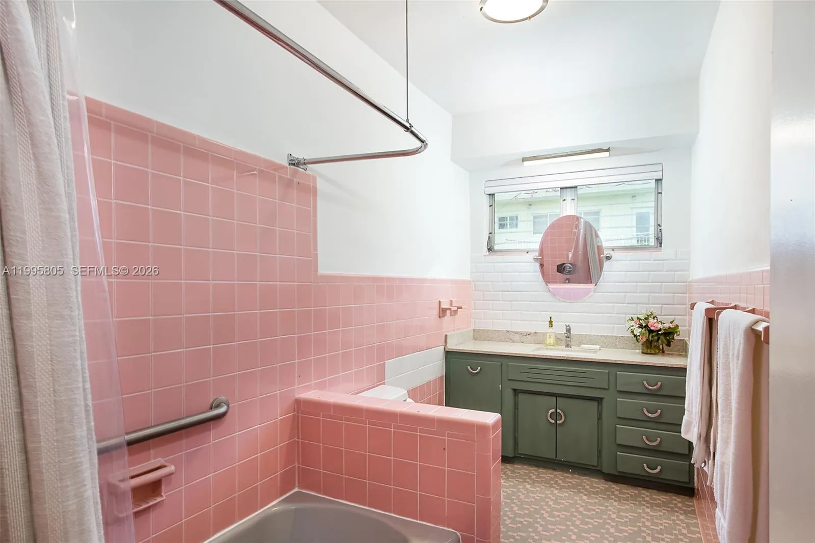 10081 W Bay Harbor Dr 4, Bay Harbor Islands, Flori, Bay Harbor Islands, Florida 33154, 2 Bedrooms Bedrooms, ,2 BathroomsBathrooms,Residential Lease,For Rent,10081 W Bay Harbor Dr 4, Bay Harbor Islands, Flori,A11995805