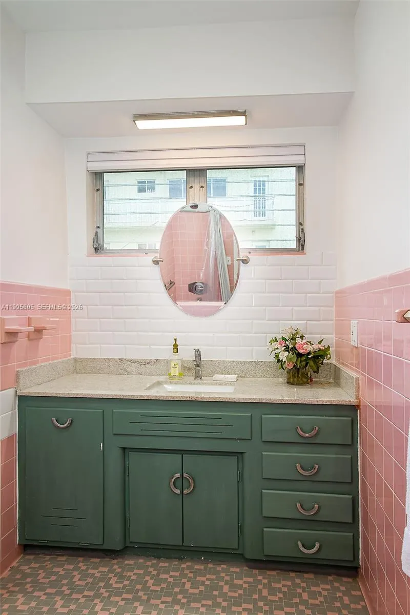 10081 W Bay Harbor Dr 4, Bay Harbor Islands, Flori, Bay Harbor Islands, Florida 33154, 2 Bedrooms Bedrooms, ,2 BathroomsBathrooms,Residential Lease,For Rent,10081 W Bay Harbor Dr 4, Bay Harbor Islands, Flori,A11995805