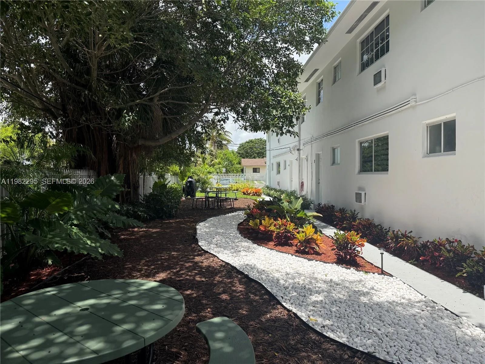 1300 Ne 110th St 8, Miami, Florida 33161, Miami, Florida 33161, 1 Bedroom Bedrooms, ,1 BathroomBathrooms,Residential Lease,For Rent,1300 Ne 110th St 8, Miami, Florida 33161,A11982295