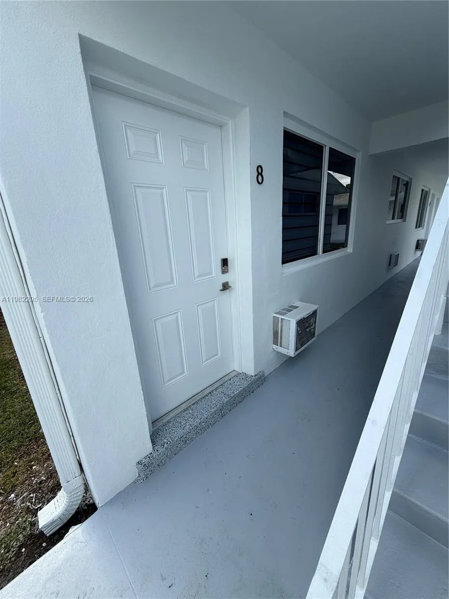 1300 Ne 110th St 8, Miami, Florida 33161, Miami, Florida 33161, 1 Bedroom Bedrooms, ,1 BathroomBathrooms,Residential Lease,For Rent,1300 Ne 110th St 8, Miami, Florida 33161,A11982295