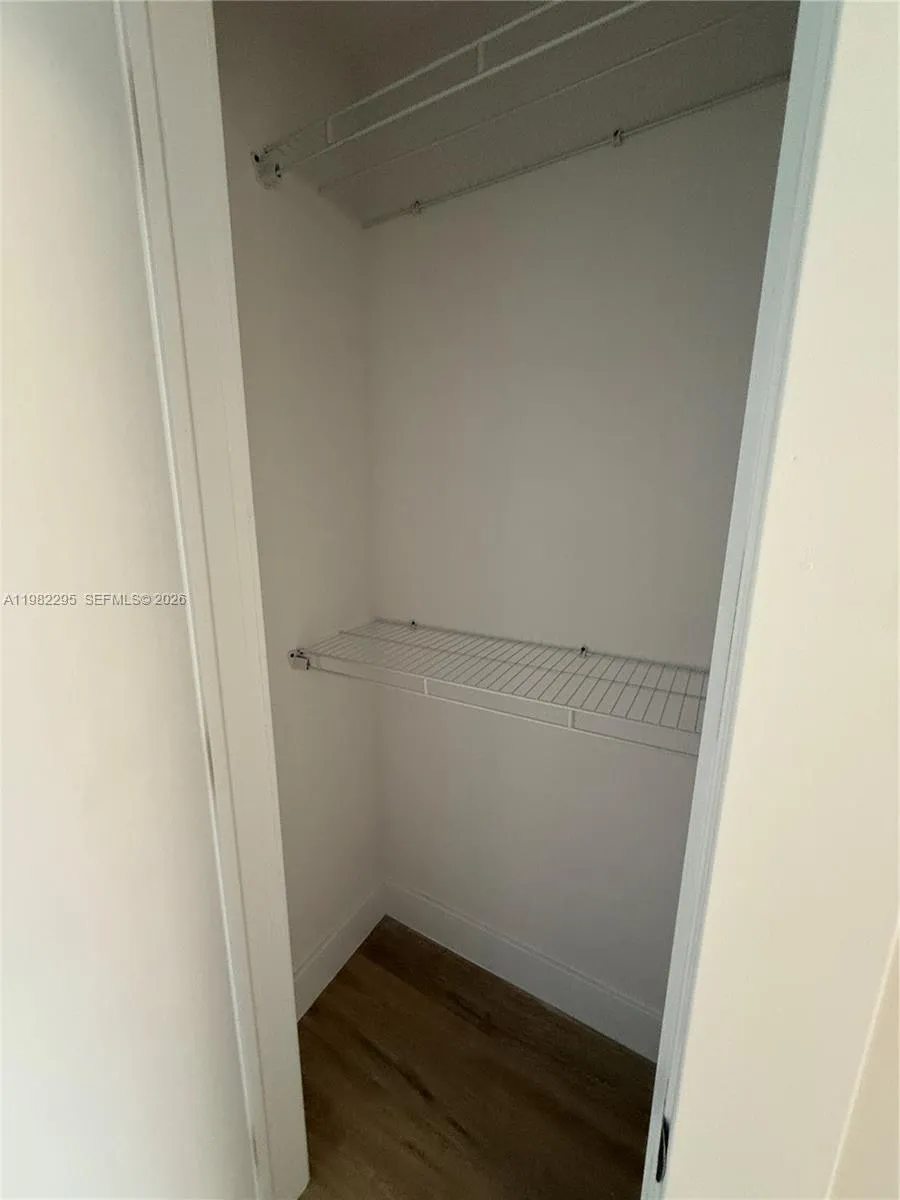 1300 Ne 110th St 8, Miami, Florida 33161, Miami, Florida 33161, 1 Bedroom Bedrooms, ,1 BathroomBathrooms,Residential Lease,For Rent,1300 Ne 110th St 8, Miami, Florida 33161,A11982295