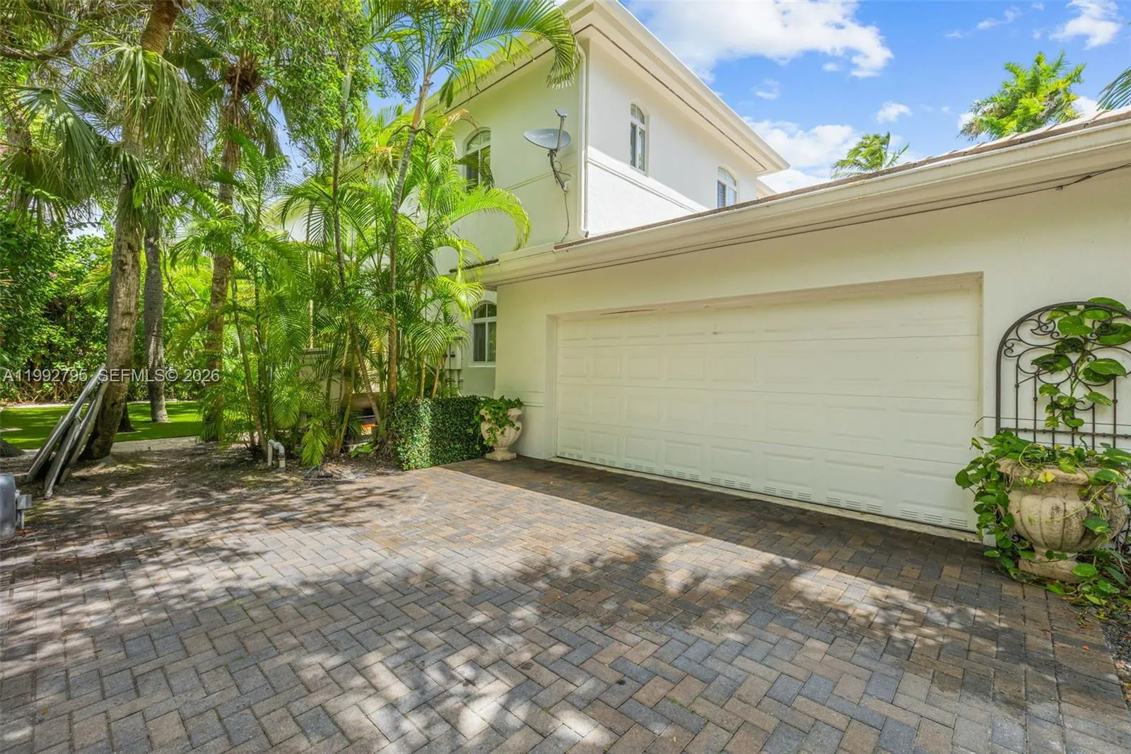 755 Tiziano Ave, Coral Gables, Florida 33143, Coral Gables, Florida 33143, 4 Bedrooms Bedrooms, ,4 BathroomsBathrooms,Residential Lease,For Rent,755 Tiziano Ave, Coral Gables, Florida 33143,A11992795