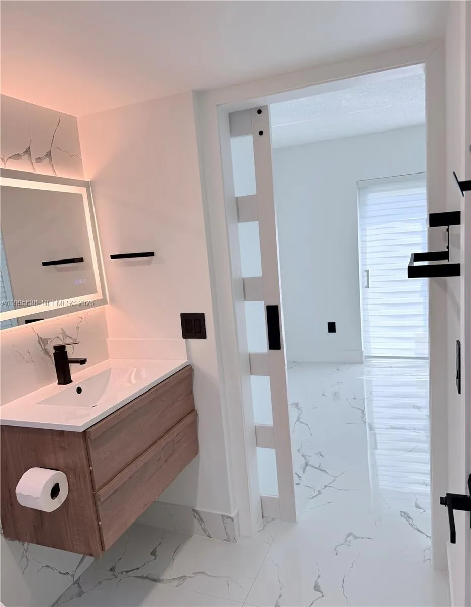 8660 Nw 5th Ter 15-108, Miami, Florida 33126, Miami, Florida 33126, 2 Bedrooms Bedrooms, ,2 BathroomsBathrooms,Residential,For Sale,8660 Nw 5th Ter 15-108, Miami, Florida 33126,A11995638