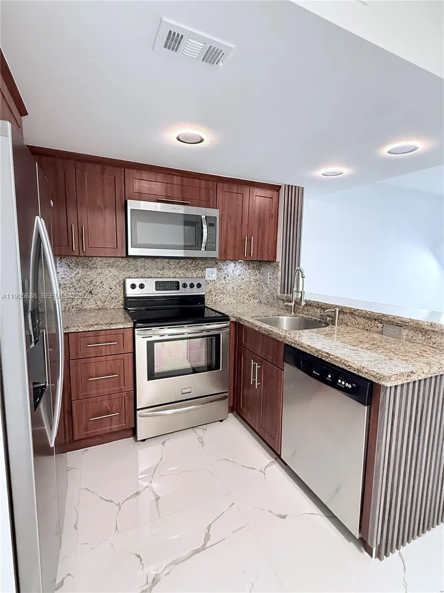 8660 Nw 5th Ter 15-108, Miami, Florida 33126, Miami, Florida 33126, 2 Bedrooms Bedrooms, ,2 BathroomsBathrooms,Residential,For Sale,8660 Nw 5th Ter 15-108, Miami, Florida 33126,A11995638