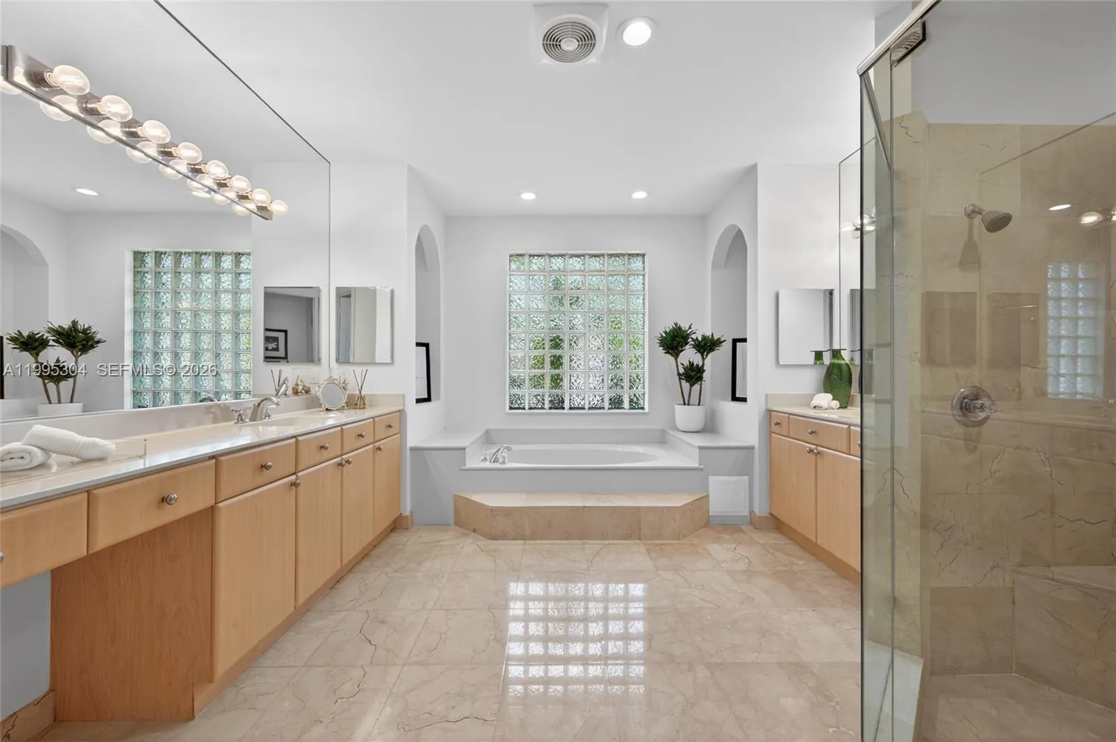 1396 Victoria Isle Dr, Weston, Florida 33327, Weston, Florida 33327, 5 Bedrooms Bedrooms, ,3 BathroomsBathrooms,Residential,For Sale,1396 Victoria Isle Dr, Weston, Florida 33327,A11995304