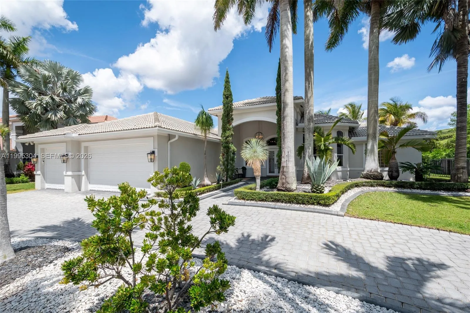 1396 Victoria Isle Dr, Weston, Florida 33327, Weston, Florida 33327, 5 Bedrooms Bedrooms, ,3 BathroomsBathrooms,Residential,For Sale,1396 Victoria Isle Dr, Weston, Florida 33327,A11995304