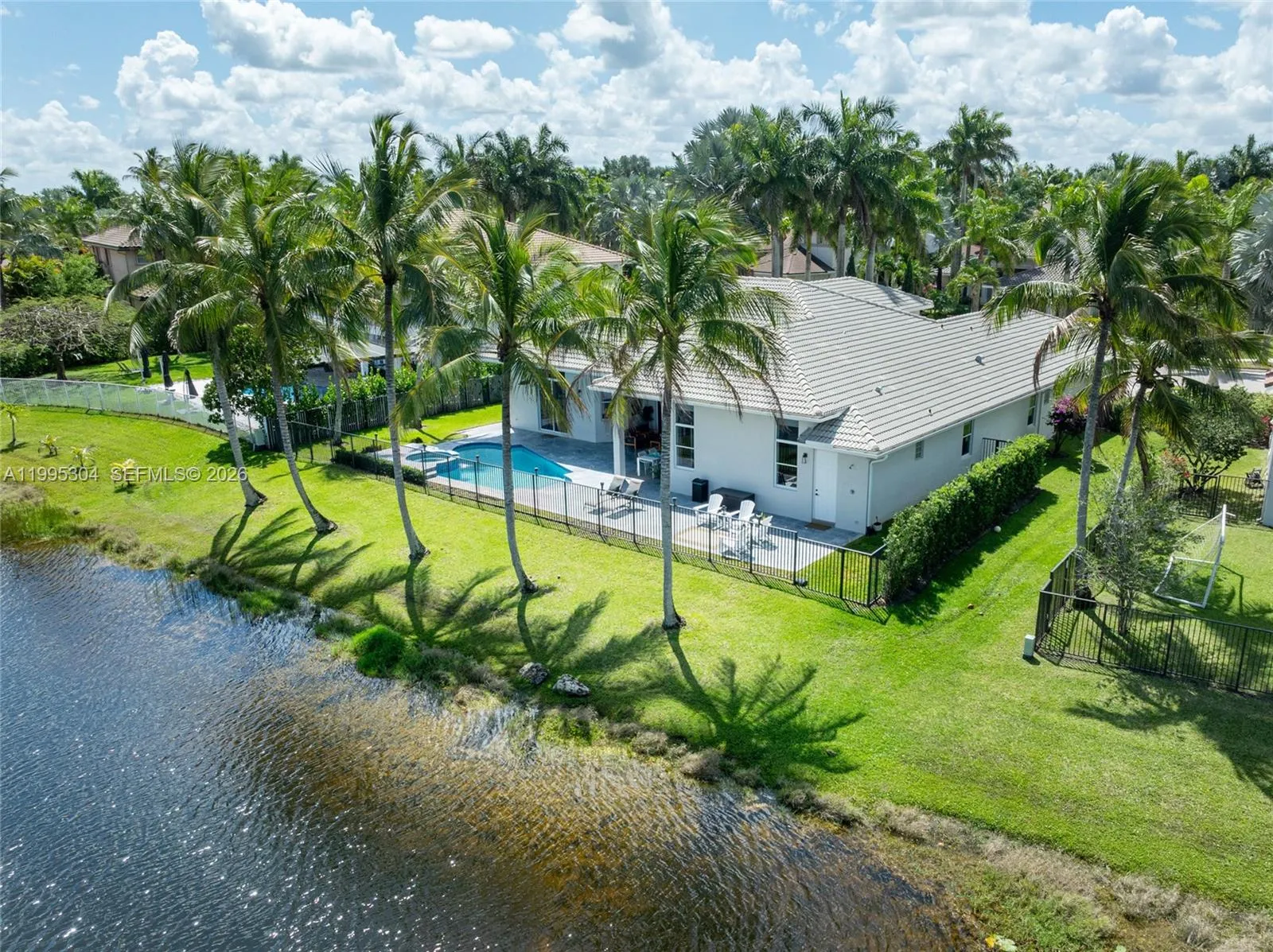1396 Victoria Isle Dr, Weston, Florida 33327, Weston, Florida 33327, 5 Bedrooms Bedrooms, ,3 BathroomsBathrooms,Residential,For Sale,1396 Victoria Isle Dr, Weston, Florida 33327,A11995304