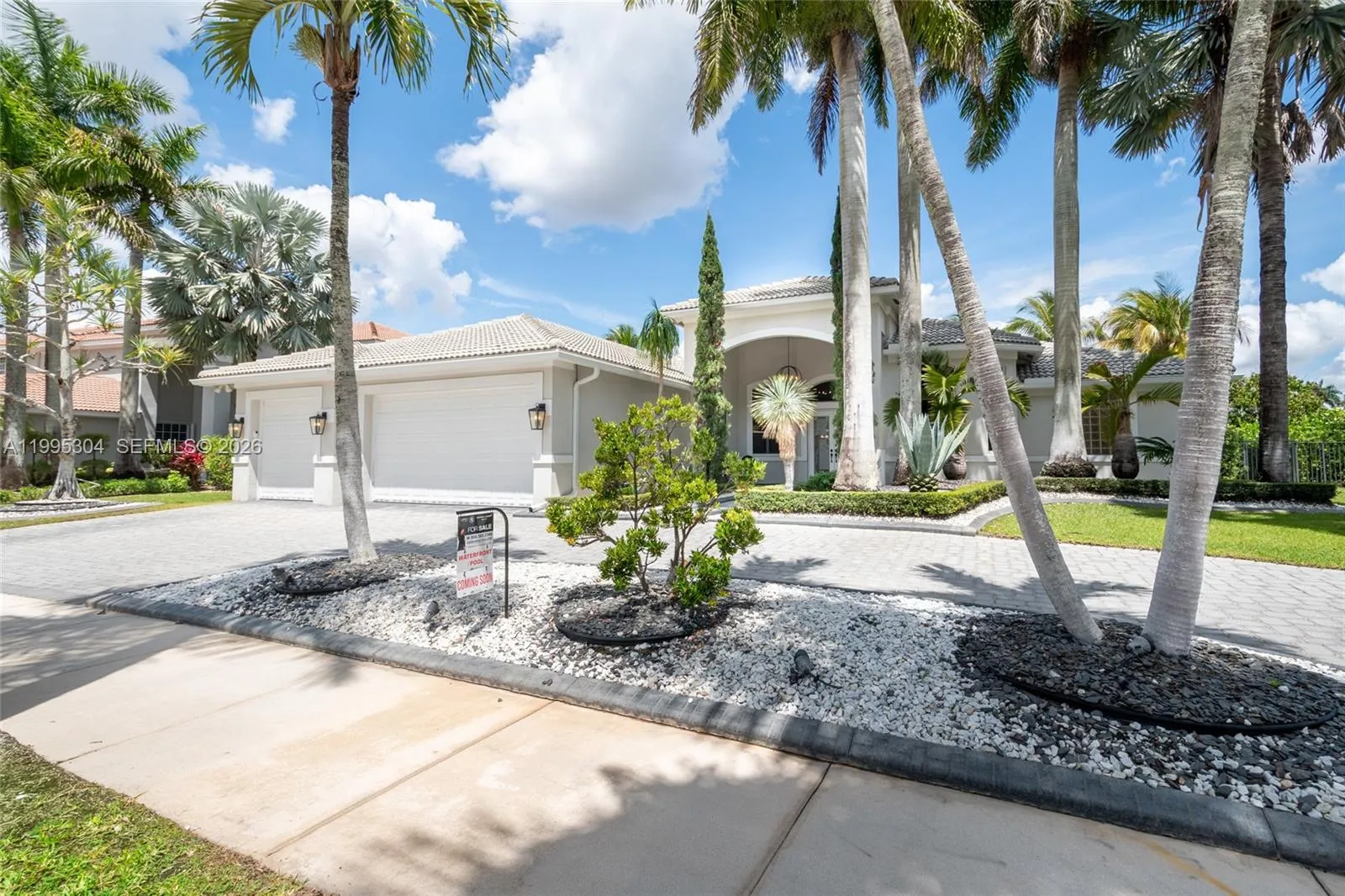 1396 Victoria Isle Dr, Weston, Florida 33327, Weston, Florida 33327, 5 Bedrooms Bedrooms, ,3 BathroomsBathrooms,Residential,For Sale,1396 Victoria Isle Dr, Weston, Florida 33327,A11995304
