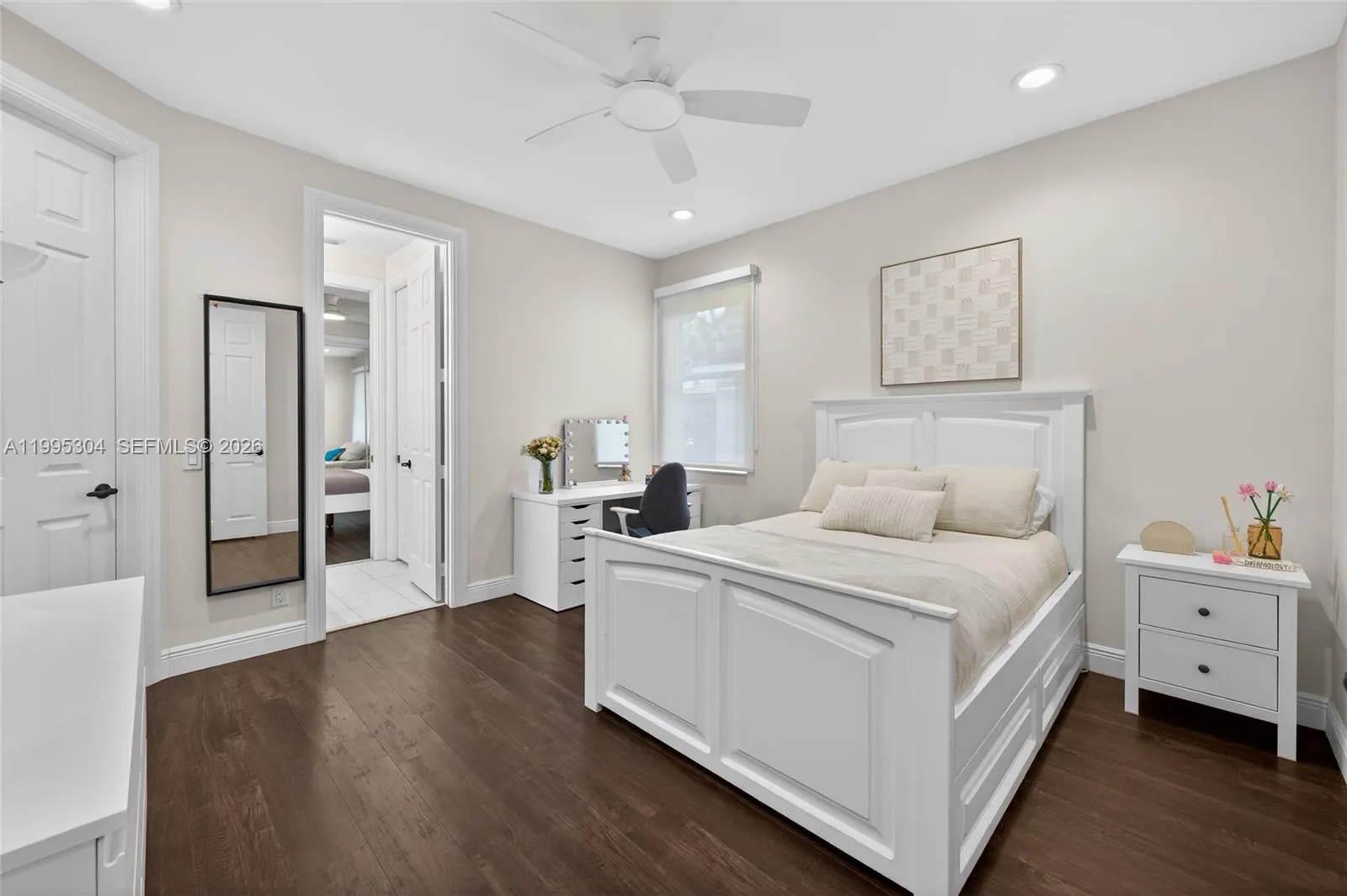 1396 Victoria Isle Dr, Weston, Florida 33327, Weston, Florida 33327, 5 Bedrooms Bedrooms, ,3 BathroomsBathrooms,Residential,For Sale,1396 Victoria Isle Dr, Weston, Florida 33327,A11995304