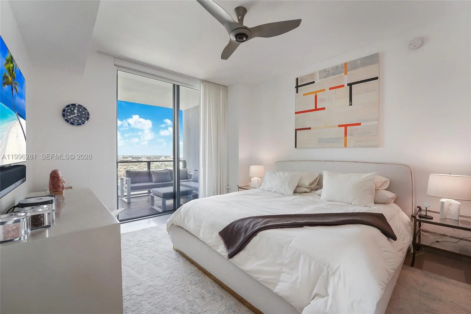 68 Se 6th St 2104, Miami, Florida 33131, Miami, Florida 33131, 3 Bedrooms Bedrooms, ,3 BathroomsBathrooms,Residential Lease,For Rent,68 Se 6th St 2104, Miami, Florida 33131,A11996281