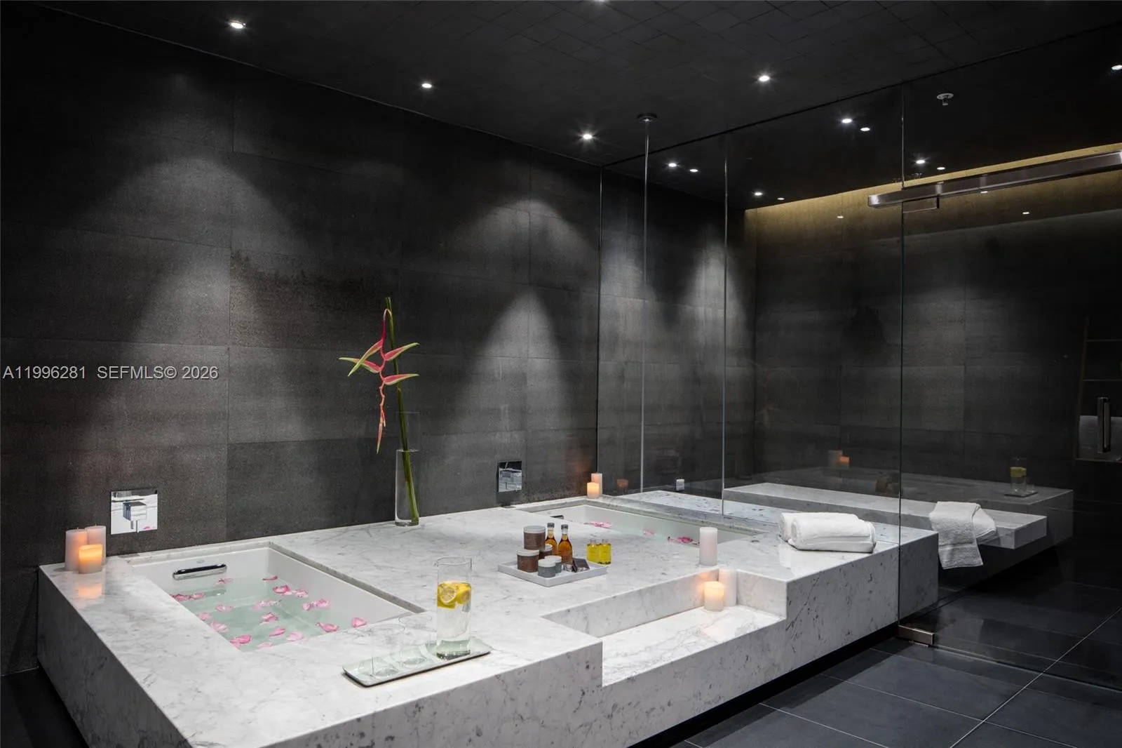 68 Se 6th St 2104, Miami, Florida 33131, Miami, Florida 33131, 3 Bedrooms Bedrooms, ,3 BathroomsBathrooms,Residential Lease,For Rent,68 Se 6th St 2104, Miami, Florida 33131,A11996281