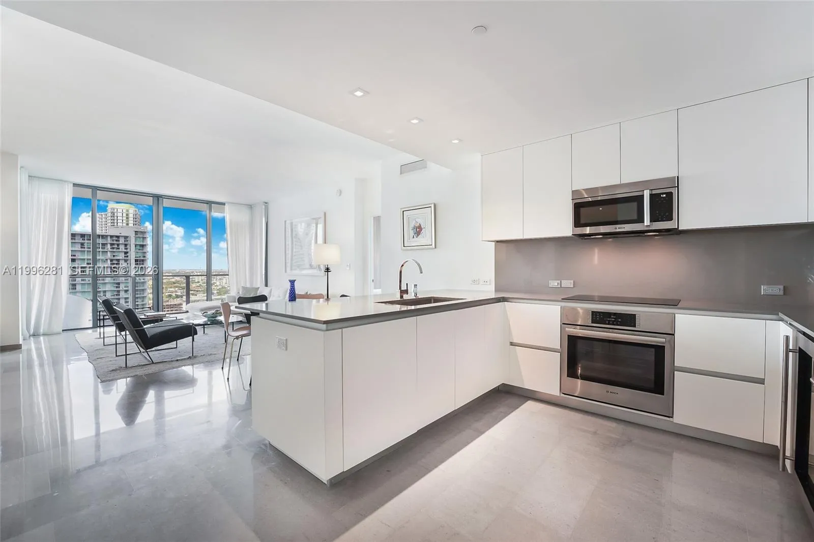 68 Se 6th St 2104, Miami, Florida 33131, Miami, Florida 33131, 3 Bedrooms Bedrooms, ,3 BathroomsBathrooms,Residential Lease,For Rent,68 Se 6th St 2104, Miami, Florida 33131,A11996281