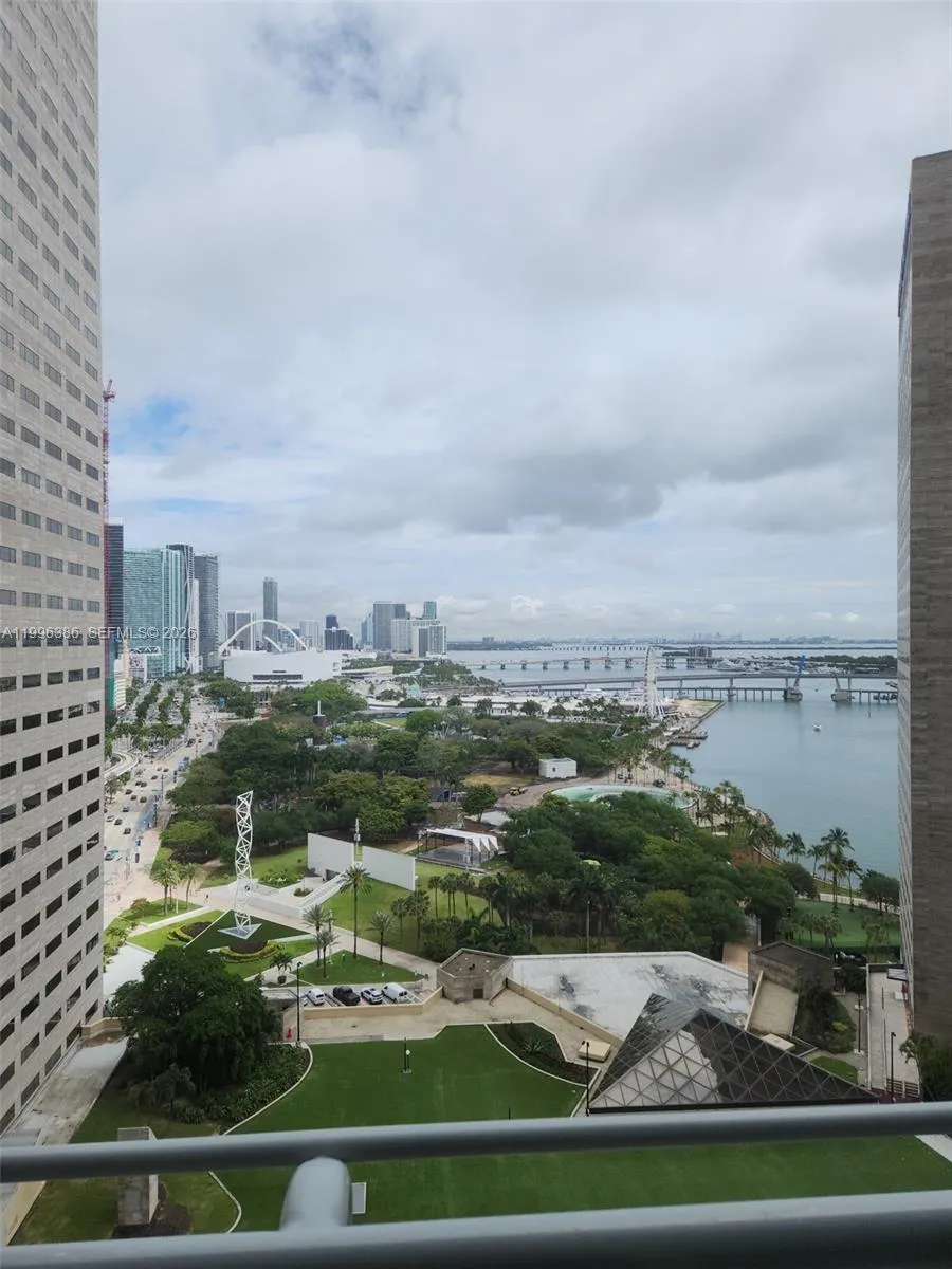 325 S Biscayne Blvd 2220, Miami, Florida 33131, Miami, Florida 33131, 1 Bedroom Bedrooms, ,1 BathroomBathrooms,Residential Lease,For Rent,325 S Biscayne Blvd 2220, Miami, Florida 33131,A11996386
