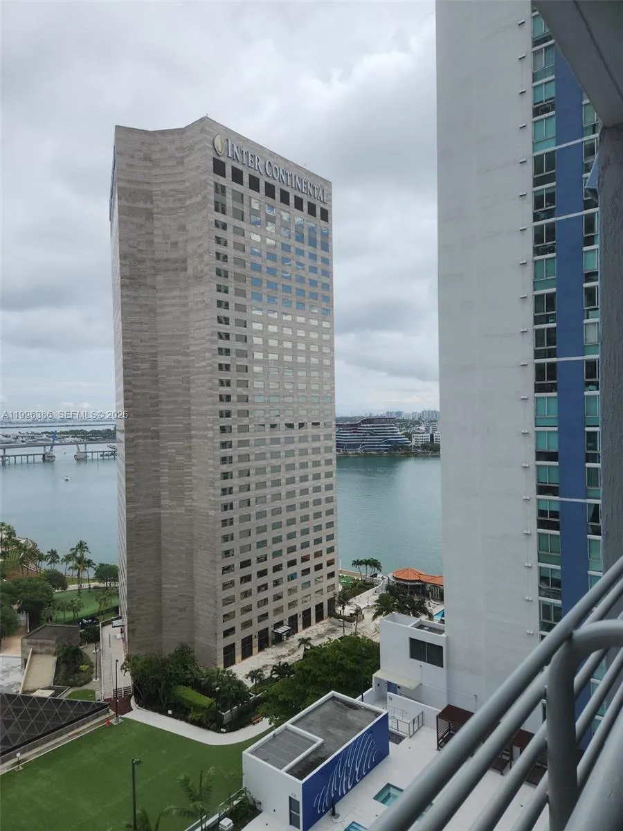 325 S Biscayne Blvd 2220, Miami, Florida 33131, Miami, Florida 33131, 1 Bedroom Bedrooms, ,1 BathroomBathrooms,Residential Lease,For Rent,325 S Biscayne Blvd 2220, Miami, Florida 33131,A11996386