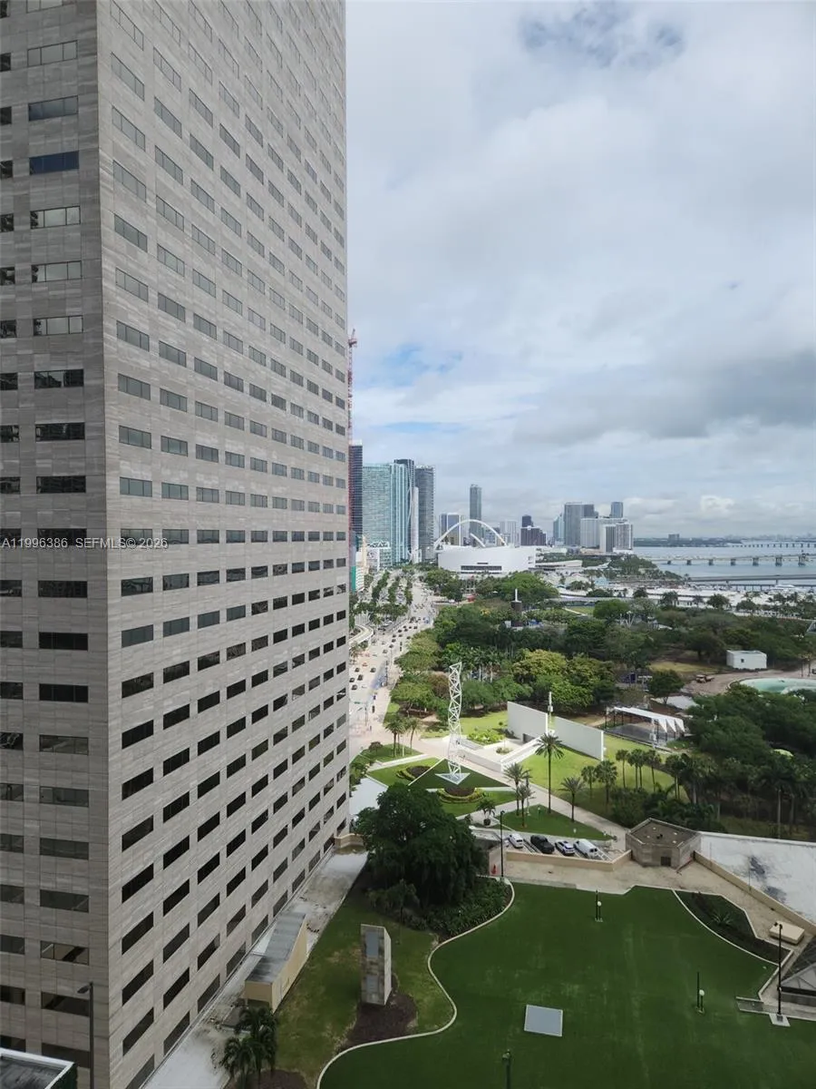 325 S Biscayne Blvd 2220, Miami, Florida 33131, Miami, Florida 33131, 1 Bedroom Bedrooms, ,1 BathroomBathrooms,Residential Lease,For Rent,325 S Biscayne Blvd 2220, Miami, Florida 33131,A11996386