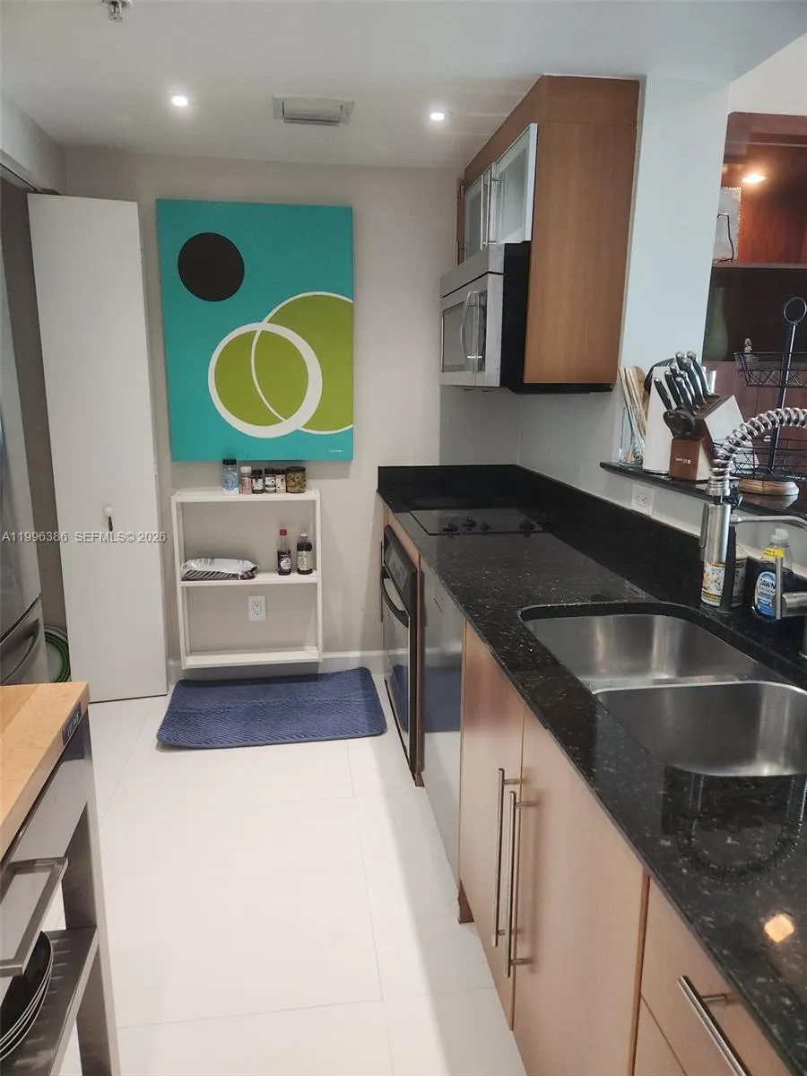 325 S Biscayne Blvd 2220, Miami, Florida 33131, Miami, Florida 33131, 1 Bedroom Bedrooms, ,1 BathroomBathrooms,Residential Lease,For Rent,325 S Biscayne Blvd 2220, Miami, Florida 33131,A11996386