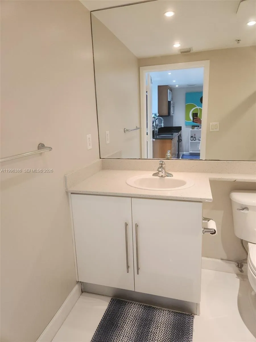 325 S Biscayne Blvd 2220, Miami, Florida 33131, Miami, Florida 33131, 1 Bedroom Bedrooms, ,1 BathroomBathrooms,Residential Lease,For Rent,325 S Biscayne Blvd 2220, Miami, Florida 33131,A11996386
