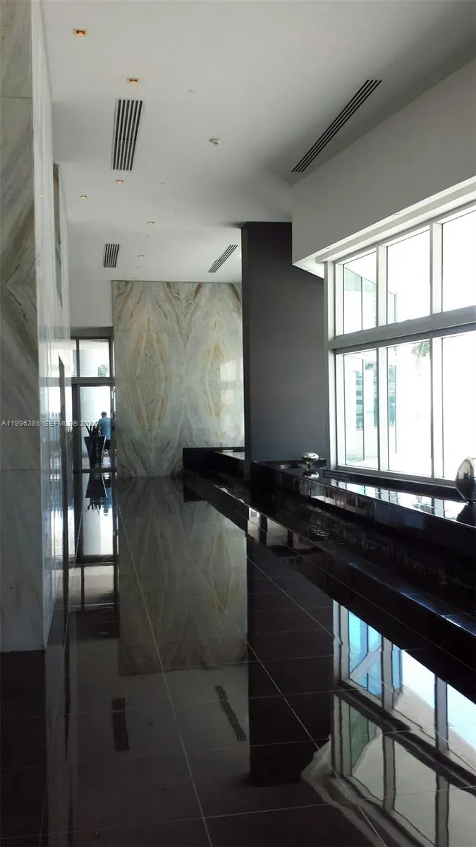 325 S Biscayne Blvd 2220, Miami, Florida 33131, Miami, Florida 33131, 1 Bedroom Bedrooms, ,1 BathroomBathrooms,Residential Lease,For Rent,325 S Biscayne Blvd 2220, Miami, Florida 33131,A11996386