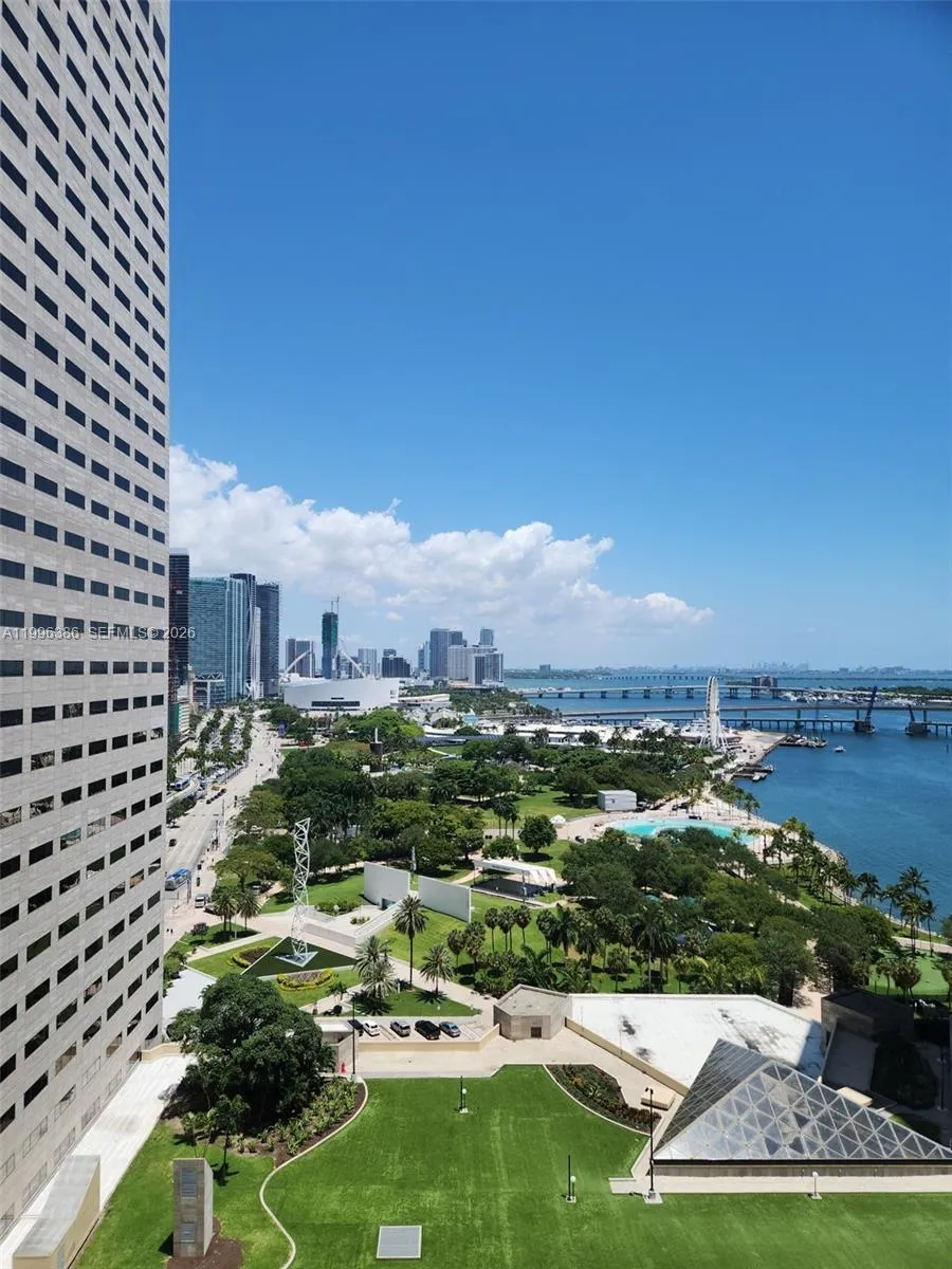 325 S Biscayne Blvd 2220, Miami, Florida 33131, Miami, Florida 33131, 1 Bedroom Bedrooms, ,1 BathroomBathrooms,Residential Lease,For Rent,325 S Biscayne Blvd 2220, Miami, Florida 33131,A11996386
