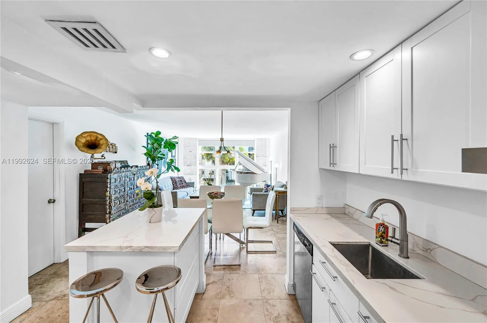 1228 West Ave 209, Miami Beach, Florida 33139, Miami Beach, Florida 33139, 1 Bedroom Bedrooms, ,1 BathroomBathrooms,Residential,For Sale,1228 West Ave 209, Miami Beach, Florida 33139,A11992624