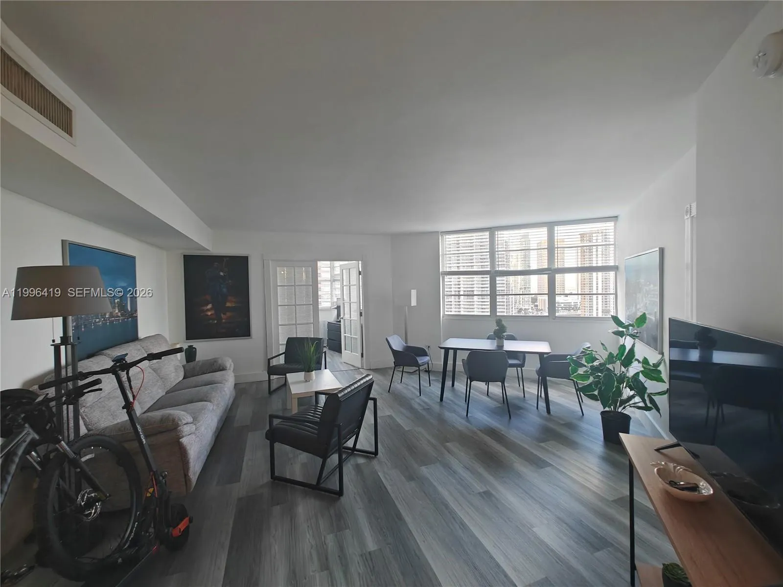 801 Brickell Bay Dr 1961, Miami, Florida 33131, Miami, Florida 33131, 2 Bedrooms Bedrooms, ,2 BathroomsBathrooms,Residential,For Sale,801 Brickell Bay Dr 1961, Miami, Florida 33131,A11996419