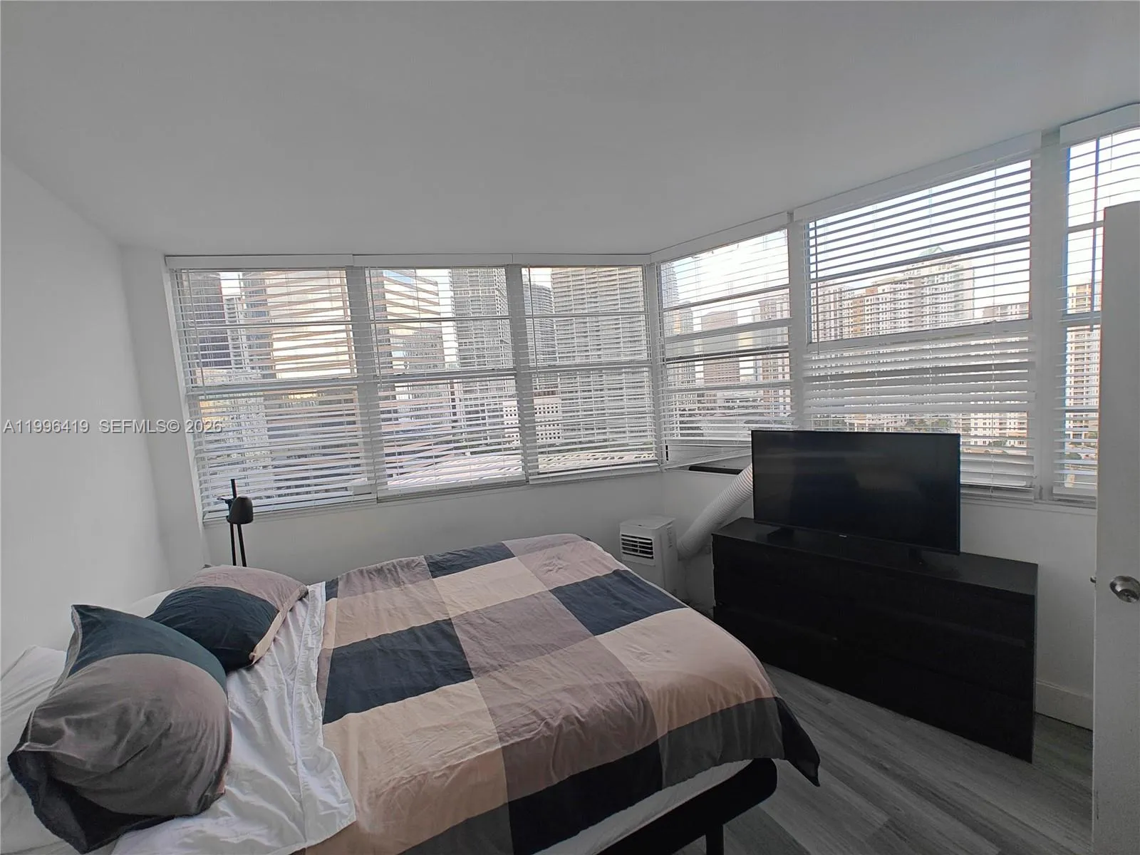 801 Brickell Bay Dr 1961, Miami, Florida 33131, Miami, Florida 33131, 2 Bedrooms Bedrooms, ,2 BathroomsBathrooms,Residential,For Sale,801 Brickell Bay Dr 1961, Miami, Florida 33131,A11996419