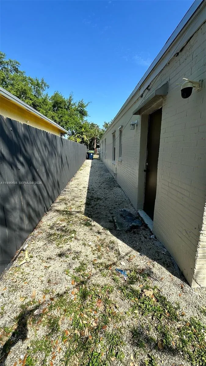 715 Sw 6th St, Dania Beach, Florida 33004, Dania Beach, Florida 33004, ,Residential Income,For Sale,715 Sw 6th St, Dania Beach, Florida 33004,A11996435