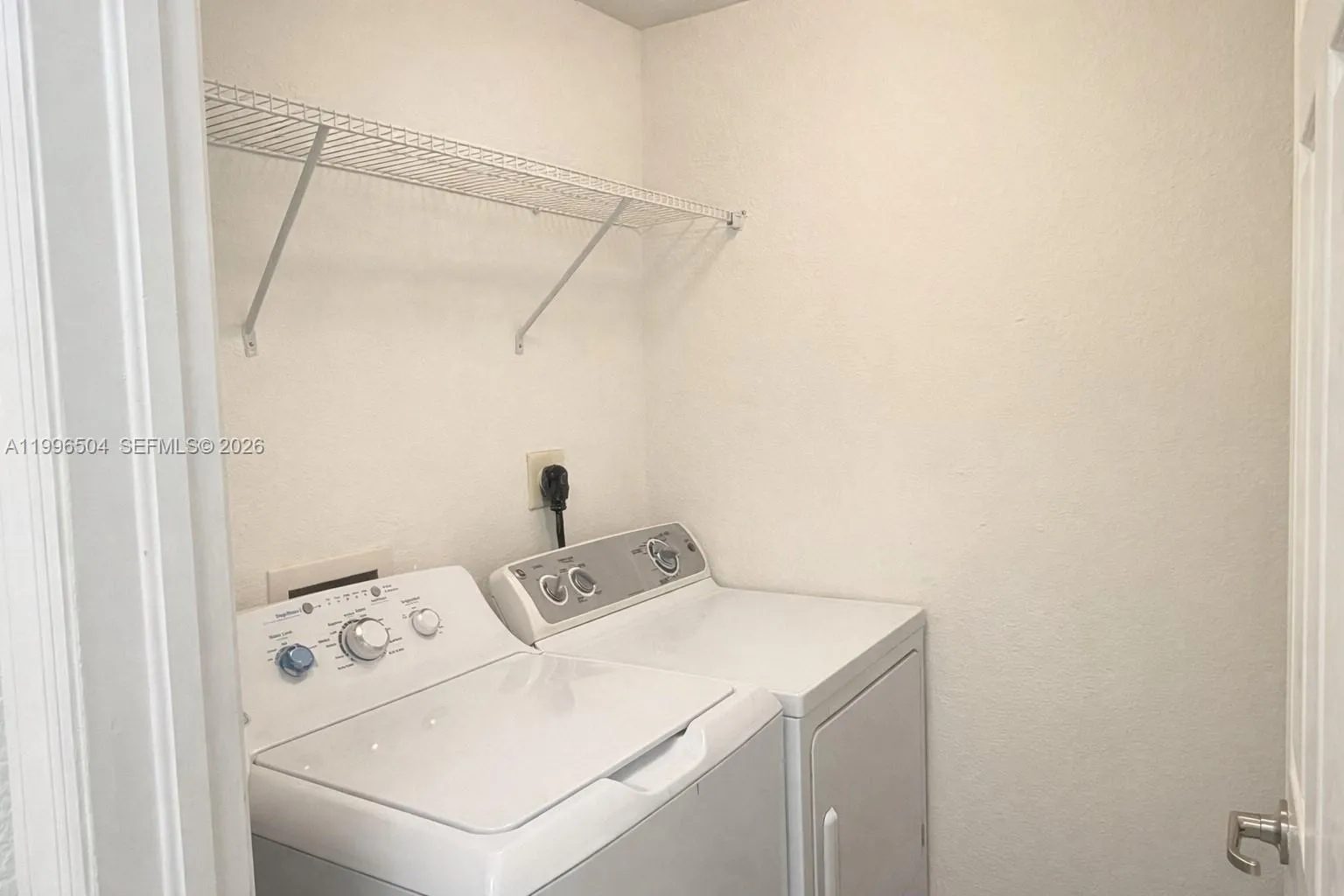 11605 Nw 89th St 220, Doral, Florida 33178, Doral, Florida 33178, 4 Bedrooms Bedrooms, ,2 BathroomsBathrooms,Residential,For Sale,11605 Nw 89th St 220, Doral, Florida 33178,A11996504