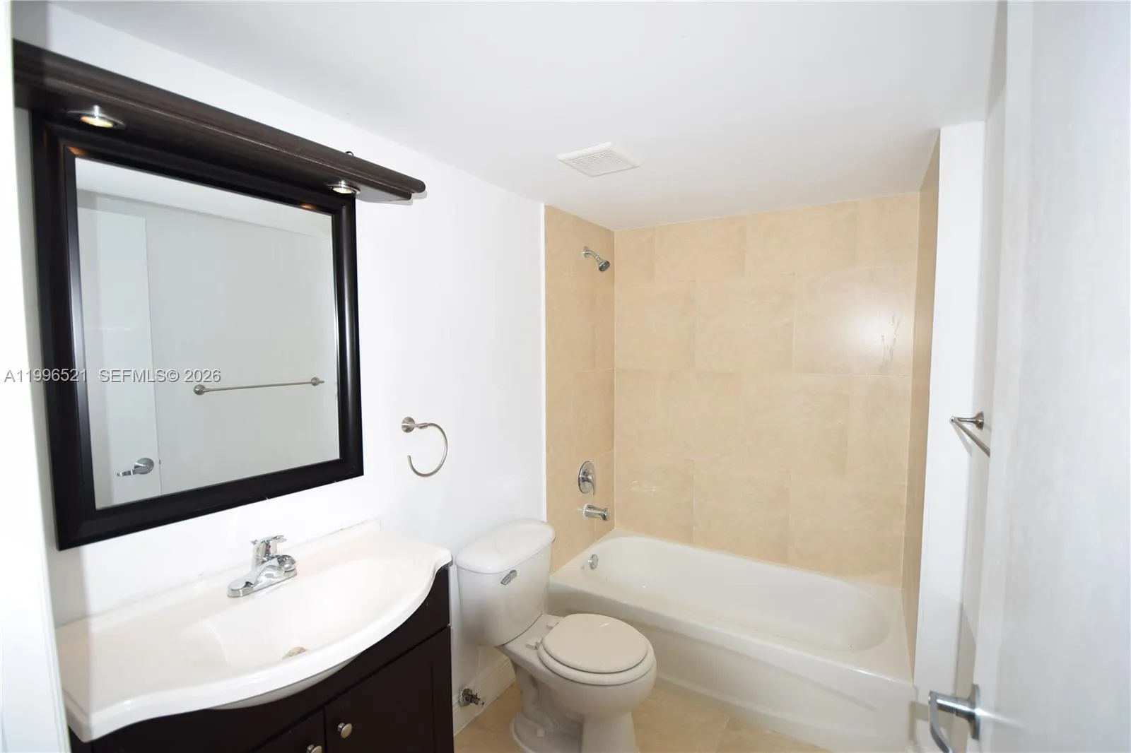 4147 Stirling Rd 407, Dania Beach, Florida 33314, Dania Beach, Florida 33314, 2 Bedrooms Bedrooms, ,2 BathroomsBathrooms,Residential Lease,For Rent,4147 Stirling Rd 407, Dania Beach, Florida 33314,A11996521