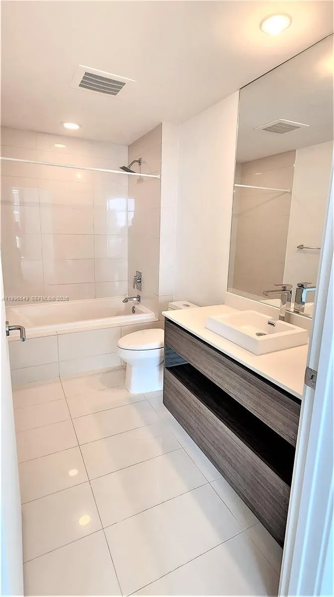 1100 S Miami Ave 1906, Miami, Florida 33130, Miami, Florida 33130, ,1 BathroomBathrooms,Residential Lease,For Rent,1100 S Miami Ave 1906, Miami, Florida 33130,A11996549