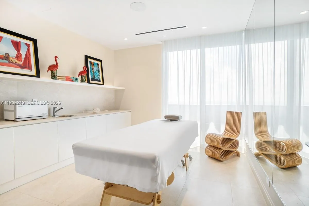 1000 Brickell Plaza 2701, Miami, Florida 33131, Miami, Florida 33131, 2 Bedrooms Bedrooms, ,2 BathroomsBathrooms,Residential Lease,For Rent,1000 Brickell Plaza 2701, Miami, Florida 33131,A11996243