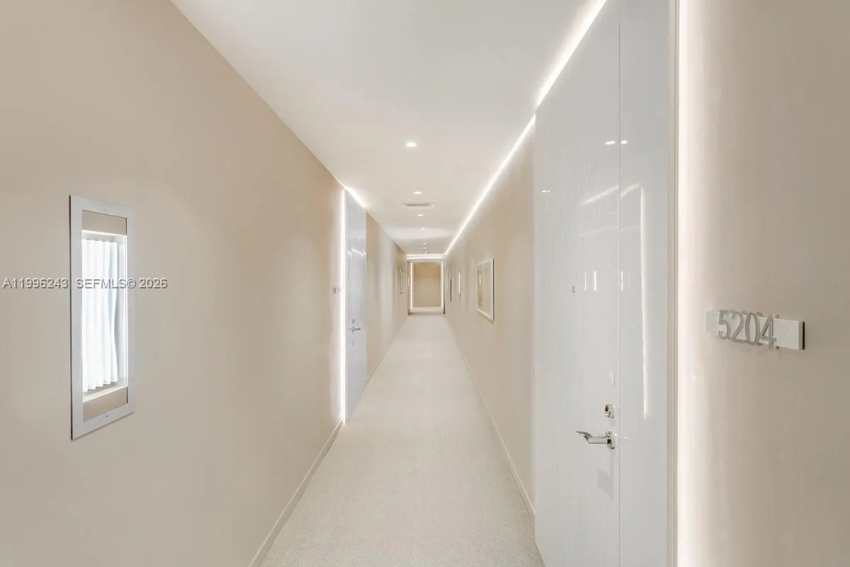 1000 Brickell Plaza 2701, Miami, Florida 33131, Miami, Florida 33131, 2 Bedrooms Bedrooms, ,2 BathroomsBathrooms,Residential Lease,For Rent,1000 Brickell Plaza 2701, Miami, Florida 33131,A11996243