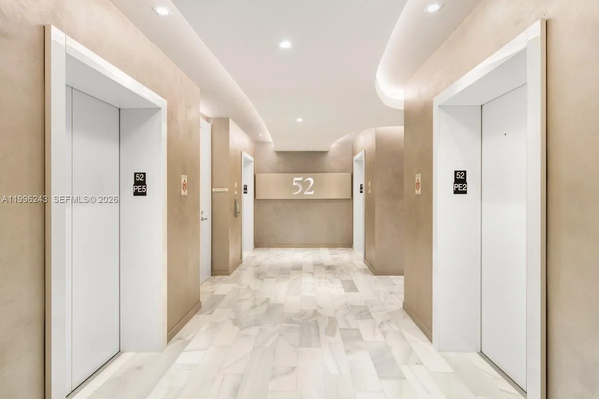 1000 Brickell Plaza 2701, Miami, Florida 33131, Miami, Florida 33131, 2 Bedrooms Bedrooms, ,2 BathroomsBathrooms,Residential Lease,For Rent,1000 Brickell Plaza 2701, Miami, Florida 33131,A11996243