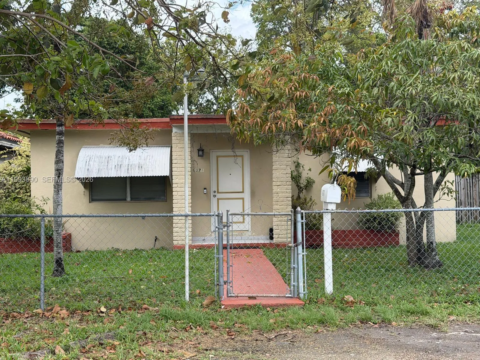 6371 Sw 34th St, Miami, Florida 33155, Miami, Florida 33155, 2 Bedrooms Bedrooms, ,1 BathroomBathrooms,Residential,For Sale,6371 Sw 34th St, Miami, Florida 33155,A11993890