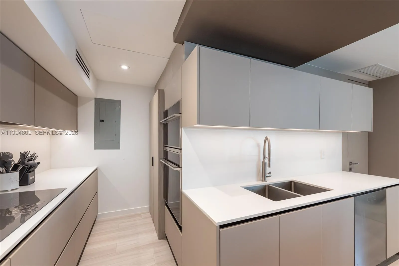 255 Galen Dr 2i, Key Biscayne, Florida 33149, Key Biscayne, Florida 33149, 2 Bedrooms Bedrooms, ,2 BathroomsBathrooms,Residential Lease,For Rent,255 Galen Dr 2i, Key Biscayne, Florida 33149,A11994809
