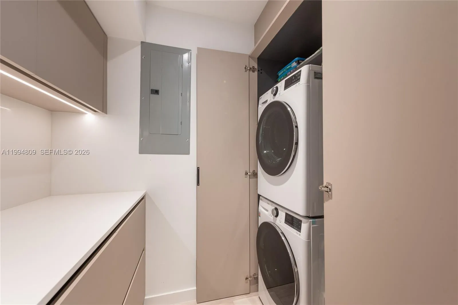 255 Galen Dr 2i, Key Biscayne, Florida 33149, Key Biscayne, Florida 33149, 2 Bedrooms Bedrooms, ,2 BathroomsBathrooms,Residential Lease,For Rent,255 Galen Dr 2i, Key Biscayne, Florida 33149,A11994809
