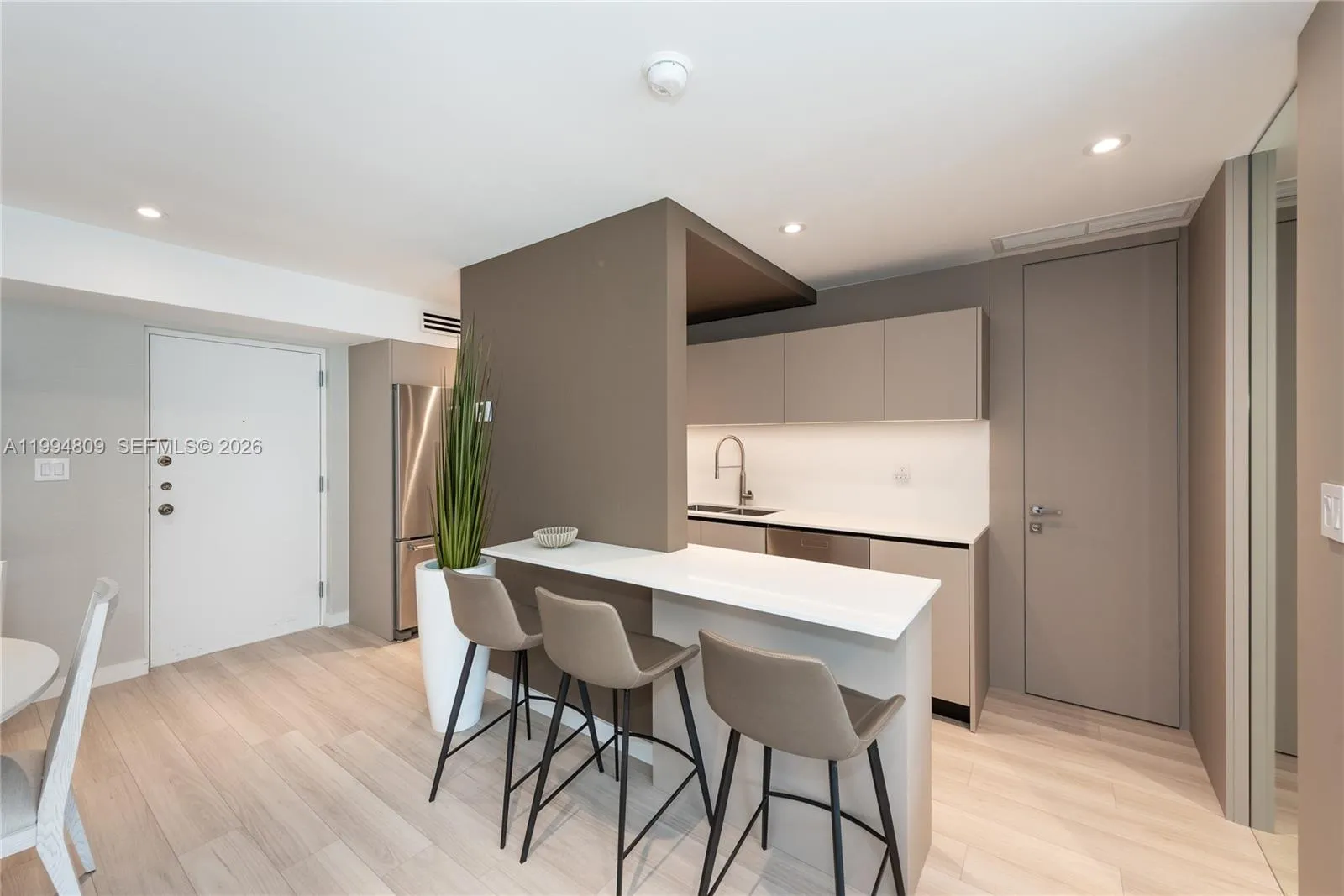 255 Galen Dr 2i, Key Biscayne, Florida 33149, Key Biscayne, Florida 33149, 2 Bedrooms Bedrooms, ,2 BathroomsBathrooms,Residential Lease,For Rent,255 Galen Dr 2i, Key Biscayne, Florida 33149,A11994809